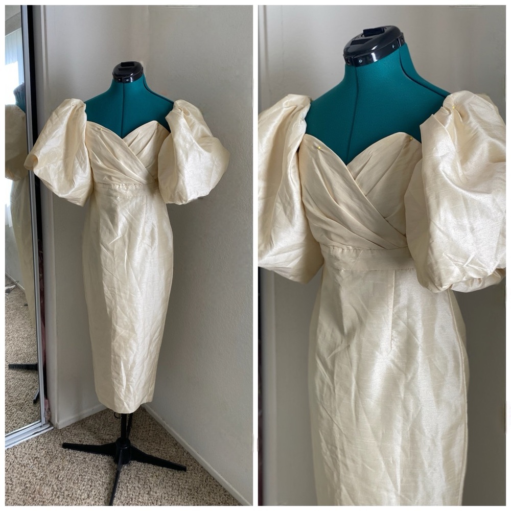 Elegant Ivory Alieva Cream Puff Sleeve Wedding Dress M